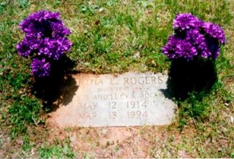 Photo of Martha Roger's grave in Woodlawn Cemetery in south Knoxville TN